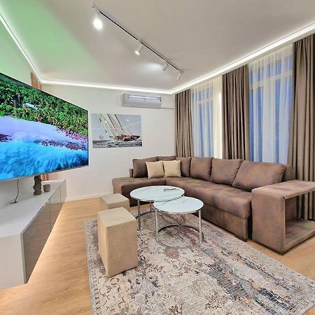 Luxury Apartment. 75 Inches Tv Varna Exterior photo