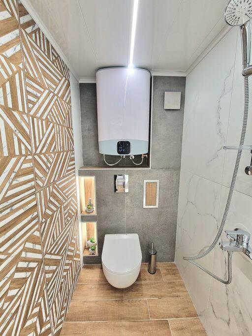 Luxury Apartment. 75 Inches Tv Varna Exterior photo